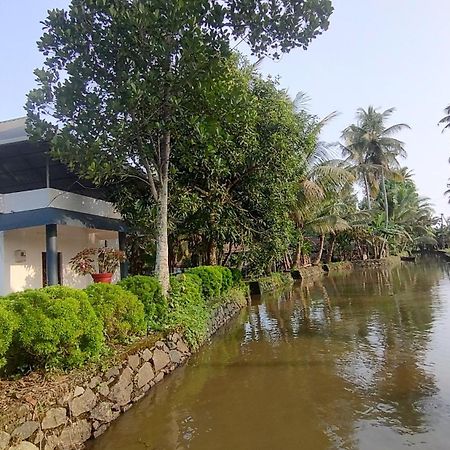 Valentine'S Rice Bowl Home Stay Alappuzha Kültér fotó